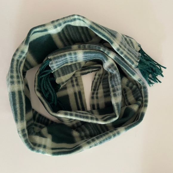 Tommy Hilfiger plaid scarf - Picture 3 of 3